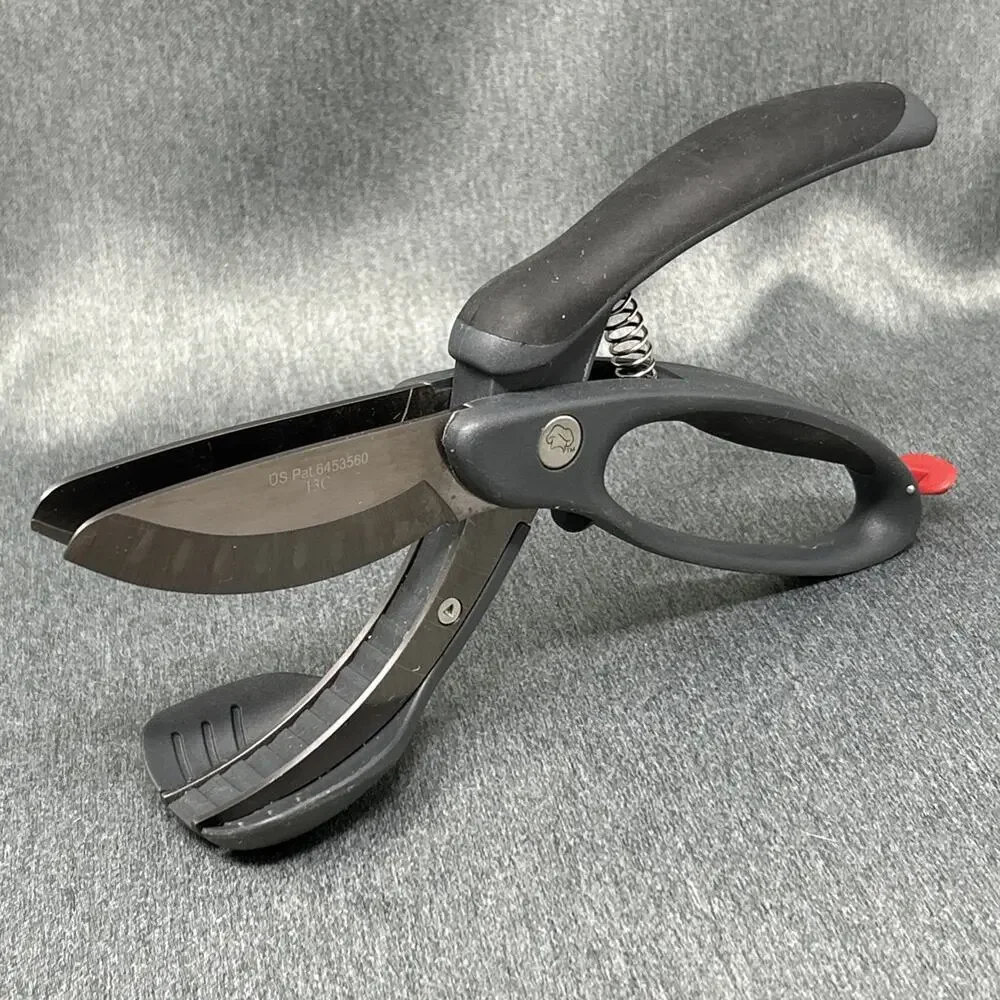 Pampered Chef Kitchen Shears Herb Stripper Safety Lock Black Scissors 6430